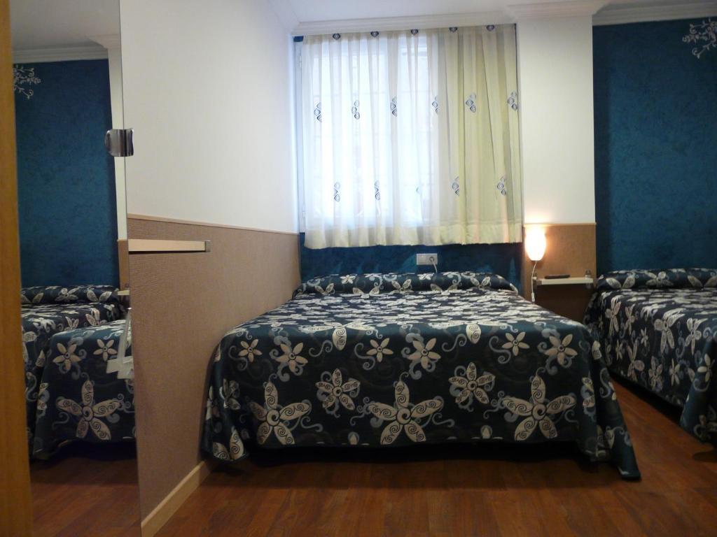 Hostal Gaudi Cuenca Куенка Стая снимка