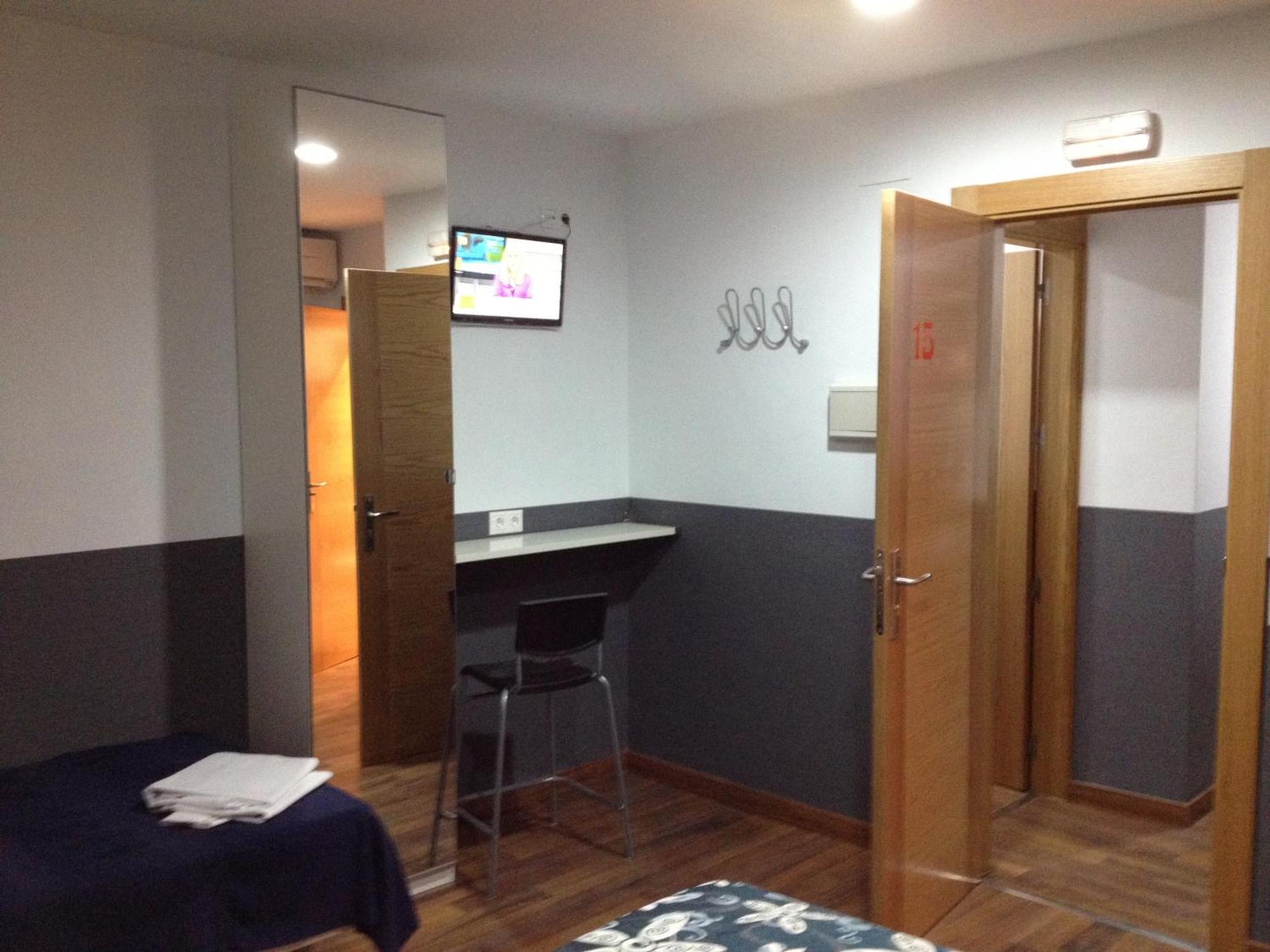 Hostal Gaudi Cuenca Куенка Екстериор снимка