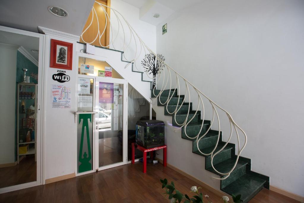 Hostal Gaudi Cuenca Екстериор снимка