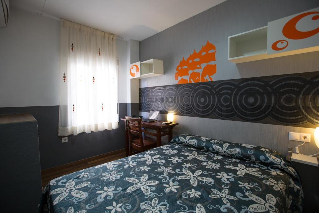 Hostal Gaudi Cuenca Куенка Екстериор снимка