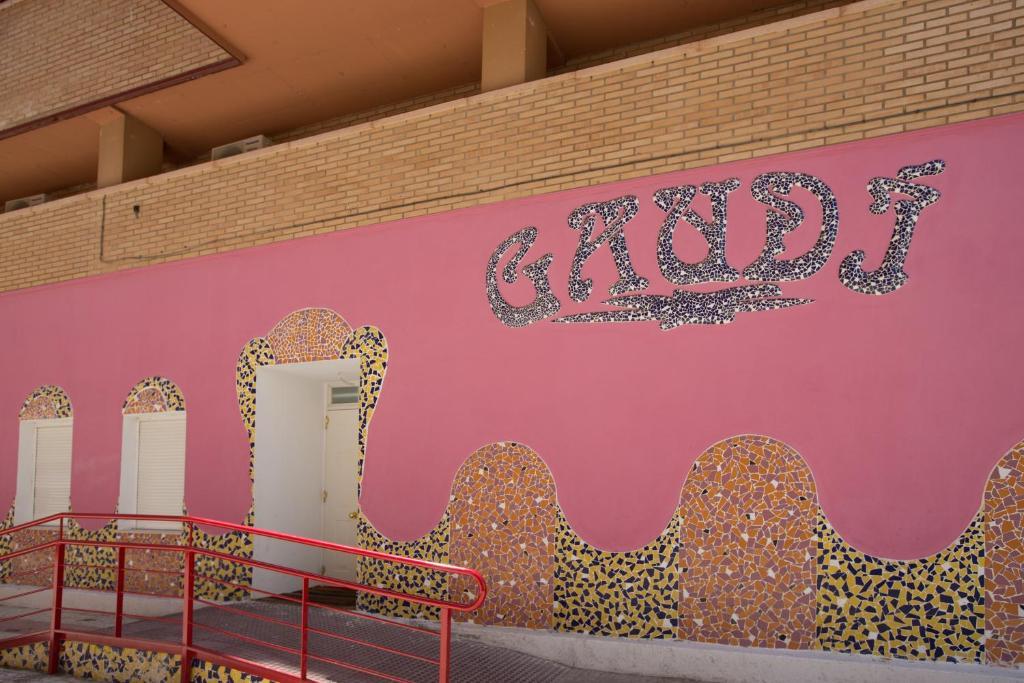 Hostal Gaudi Cuenca Куенка Екстериор снимка