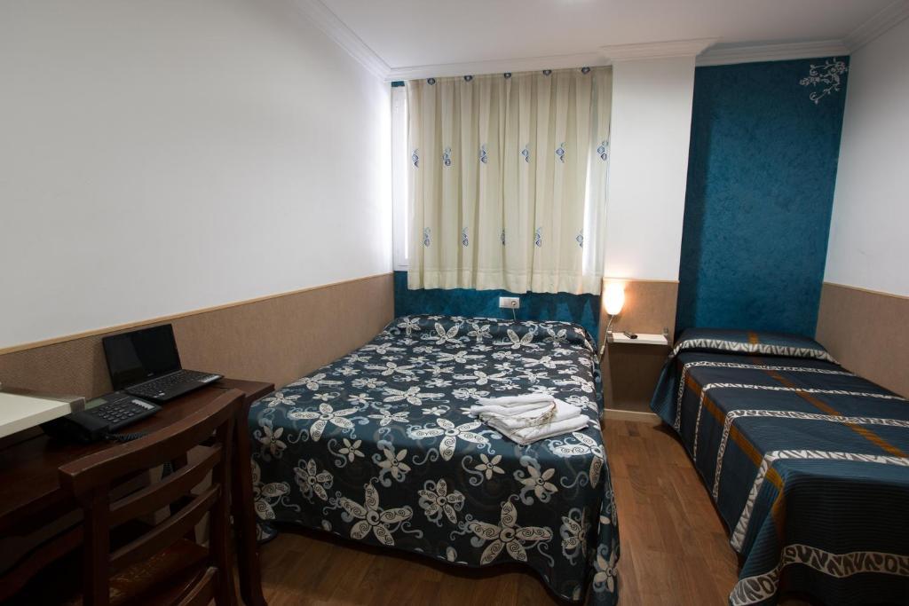 Hostal Gaudi Cuenca Куенка Екстериор снимка